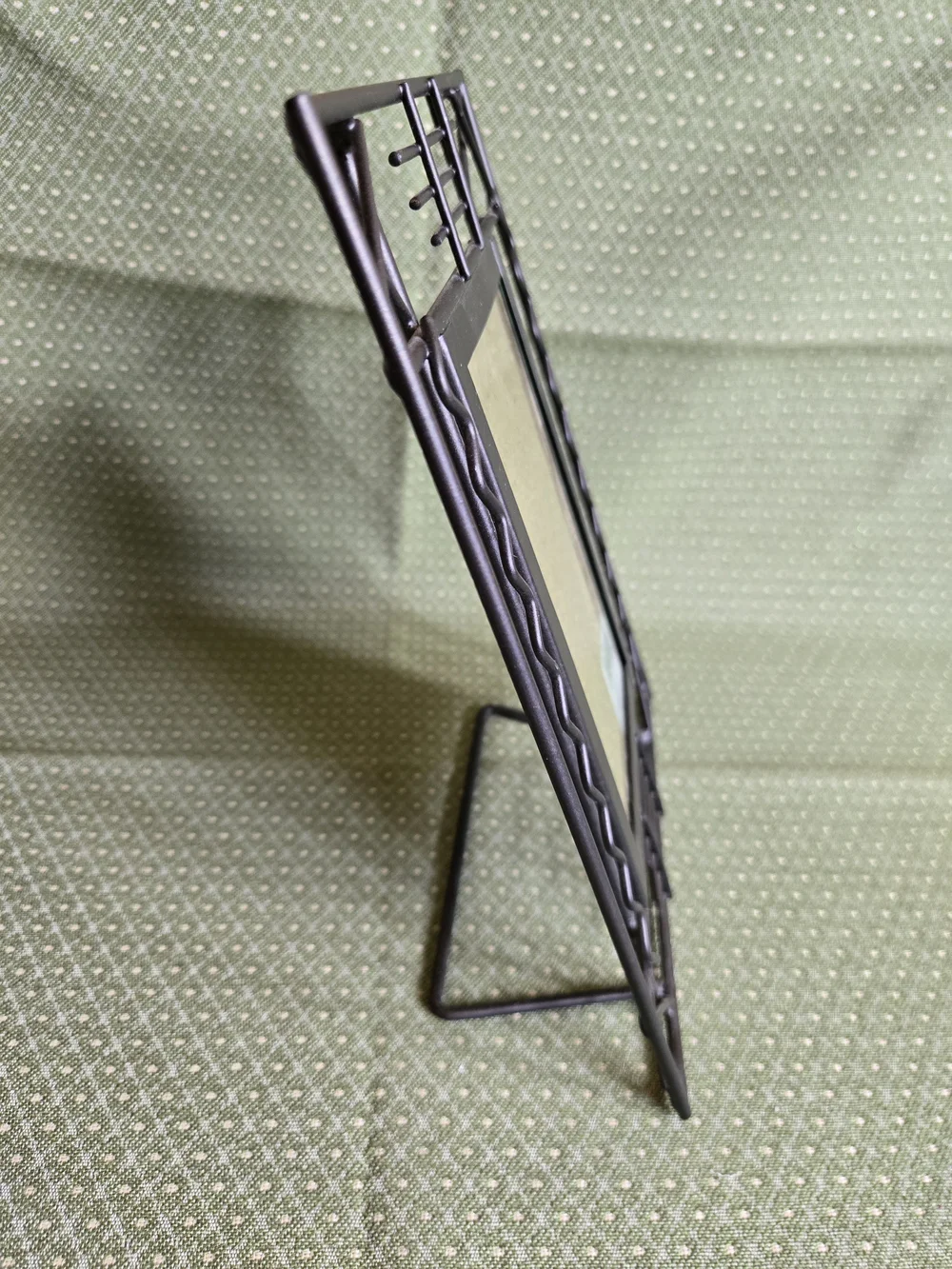 Modern Architectural Geometric Design Metal Photo Standing Frame